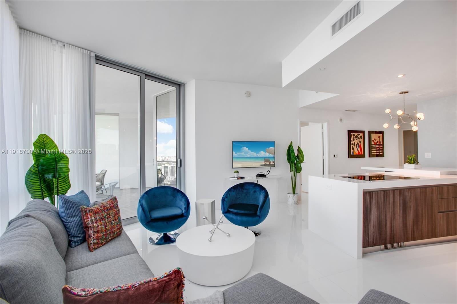 851 NE 1ST Ave #1810, Miami FL 33132