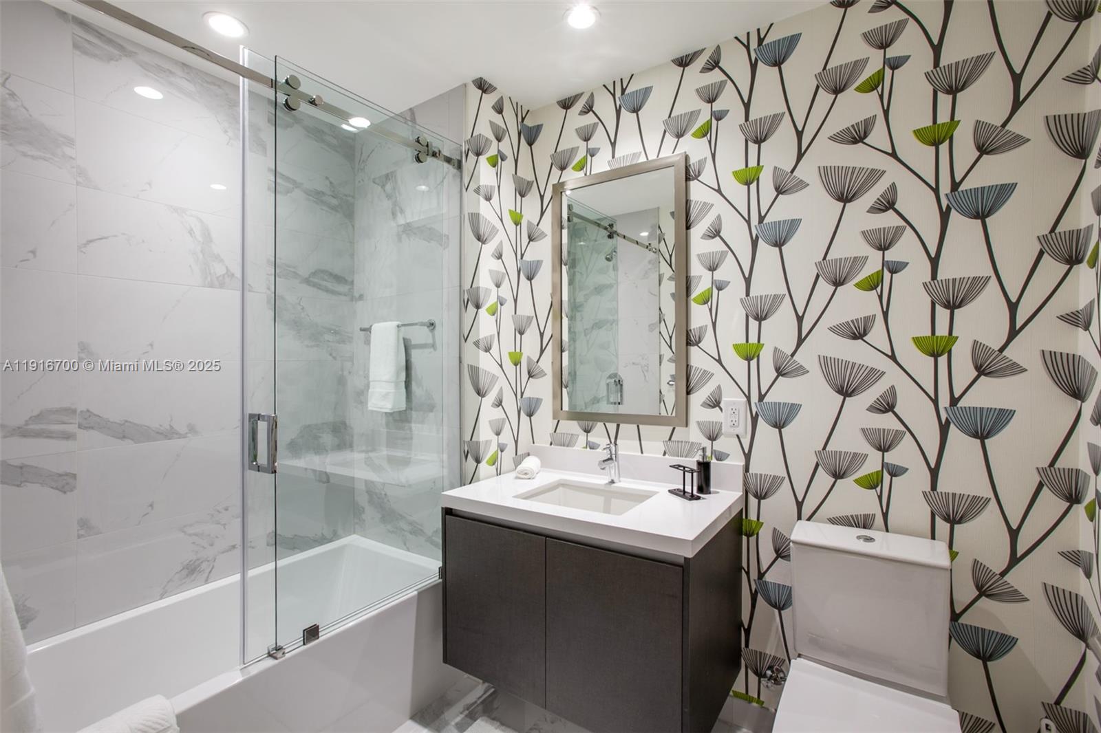 851 NE 1ST Ave #1810, Miami FL 33132