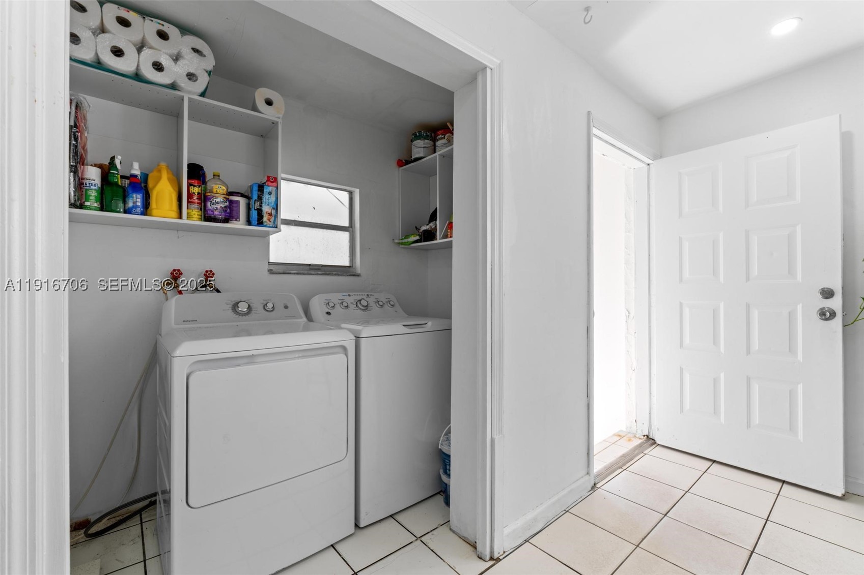 2262 NW 4th St, Miami FL 33125