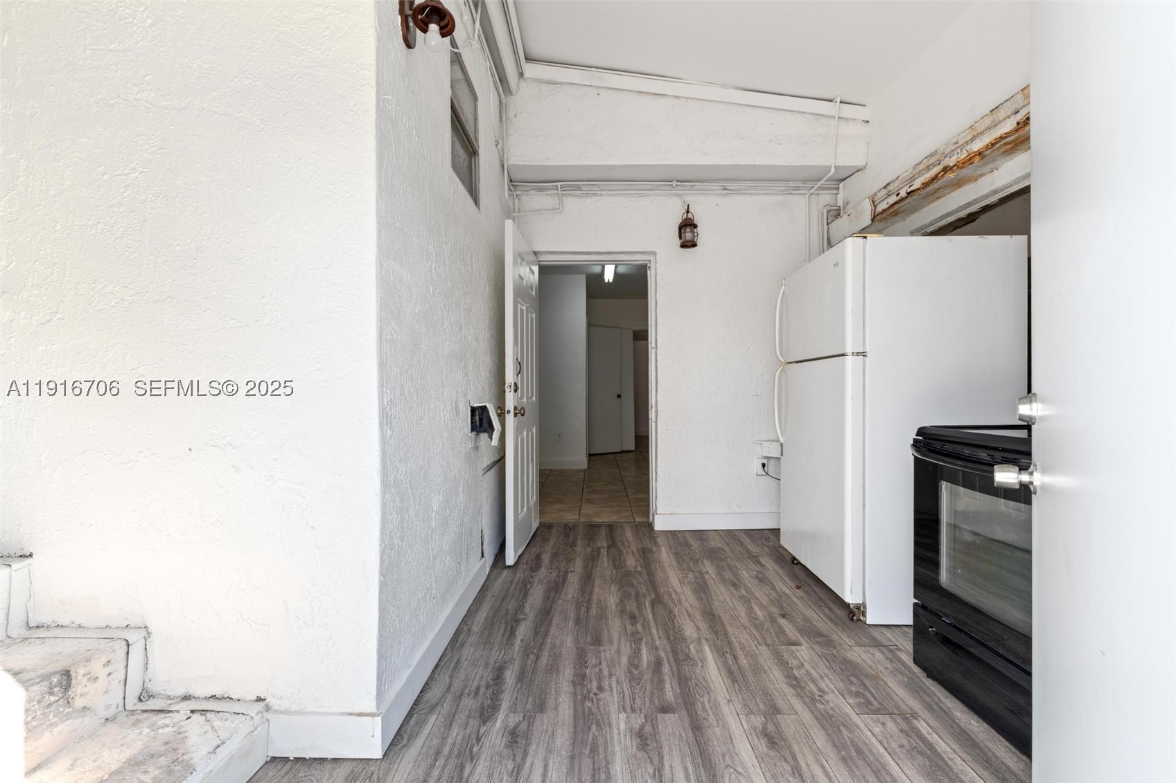 2262 NW 4th St, Miami FL 33125