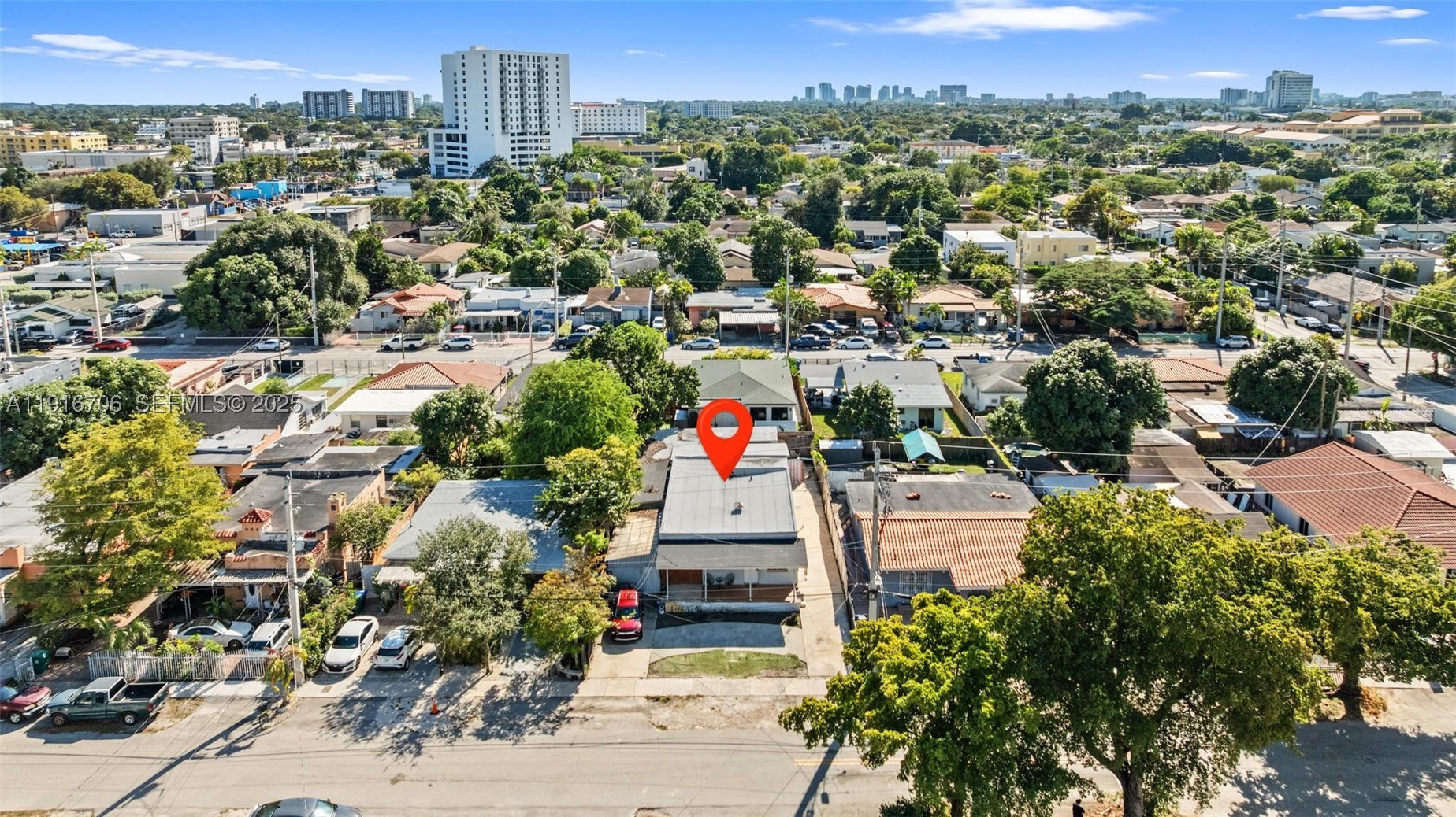 2262 NW 4th St, Miami FL 33125