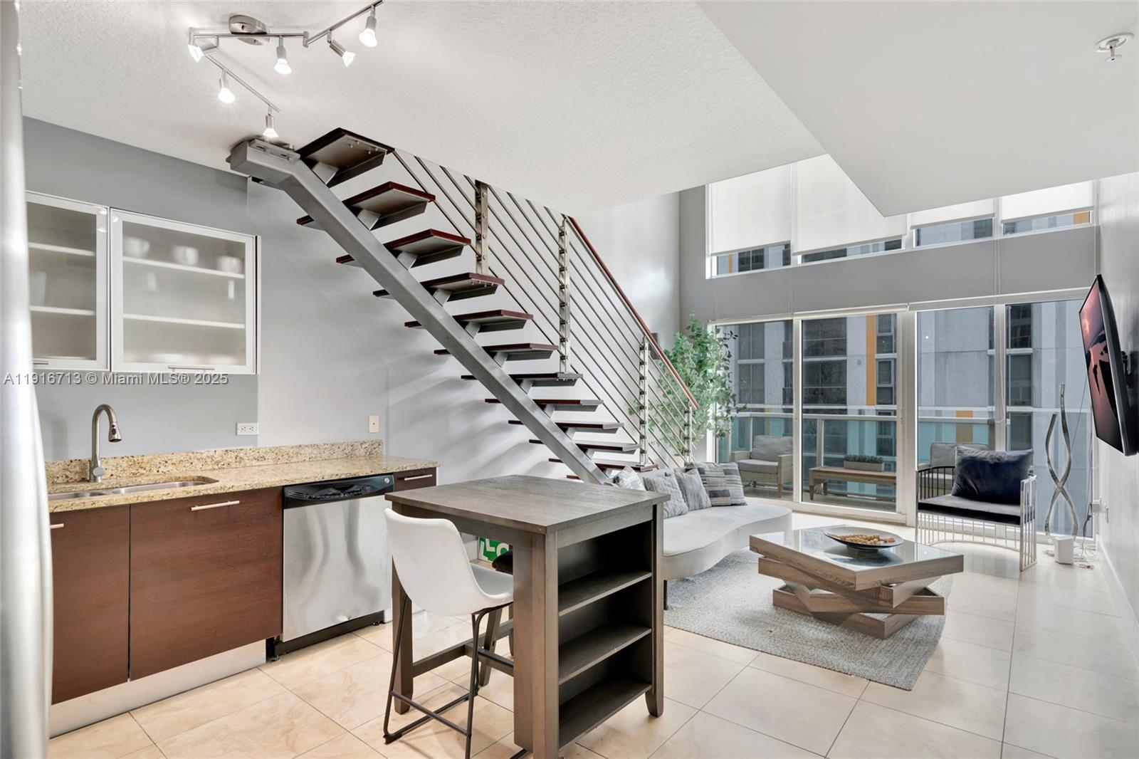41 SE 5th St #1212, Miami FL 33131