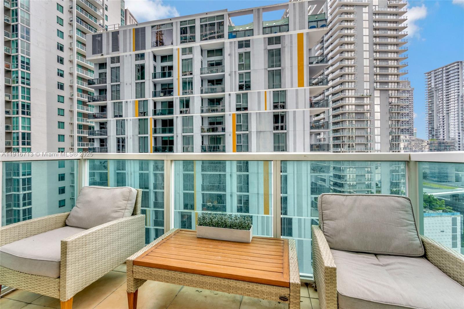 41 SE 5th St #1212, Miami FL 33131