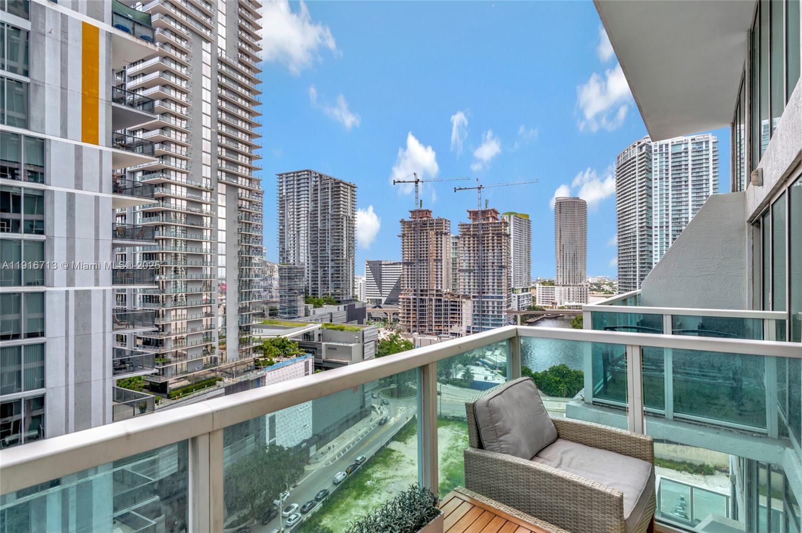 41 SE 5th St #1212, Miami FL 33131