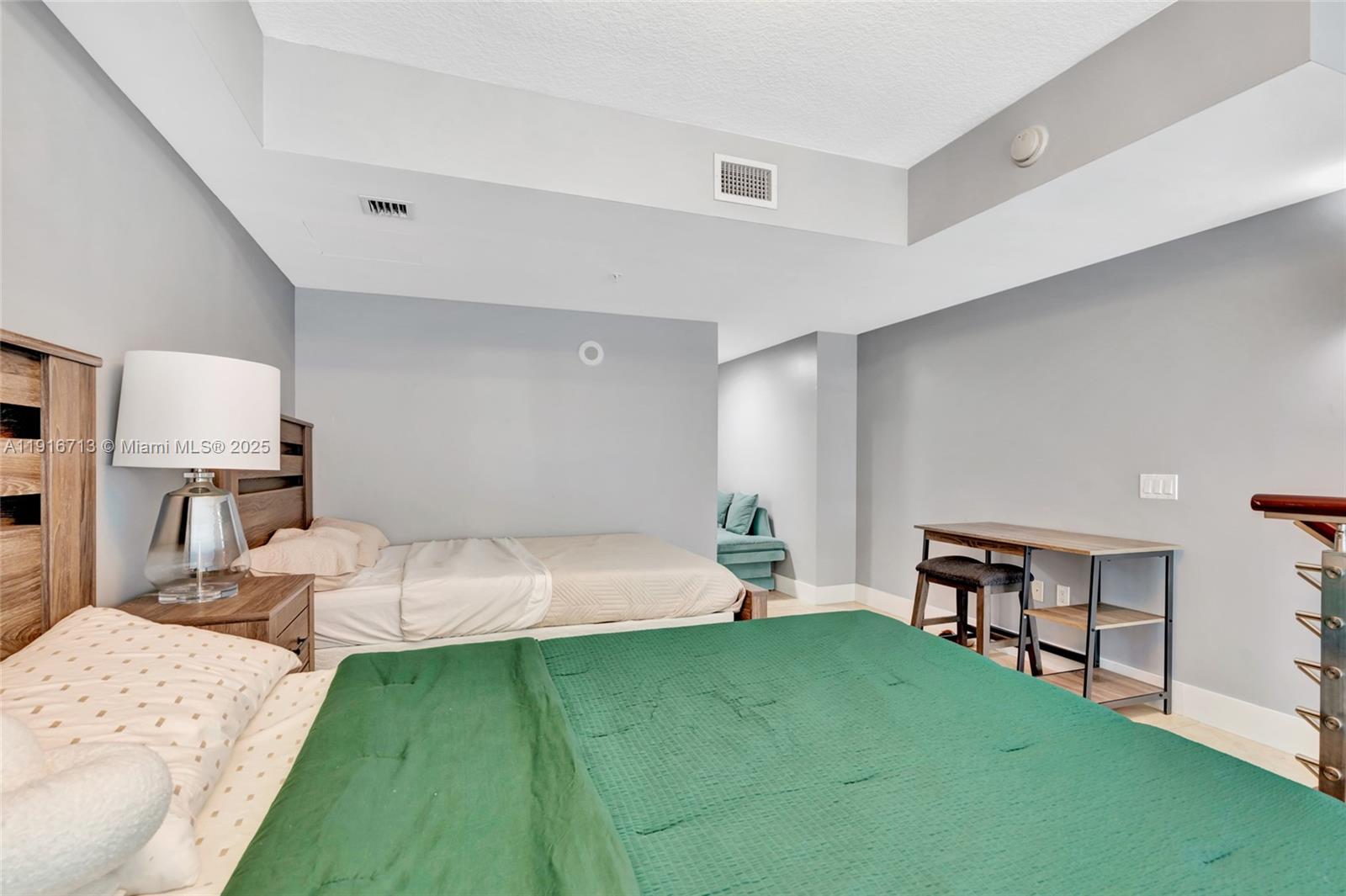 41 SE 5th St #1212, Miami FL 33131