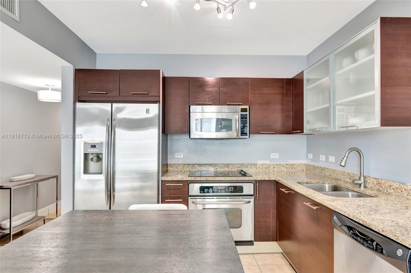 41 SE 5th St #1212, Miami FL 33131
