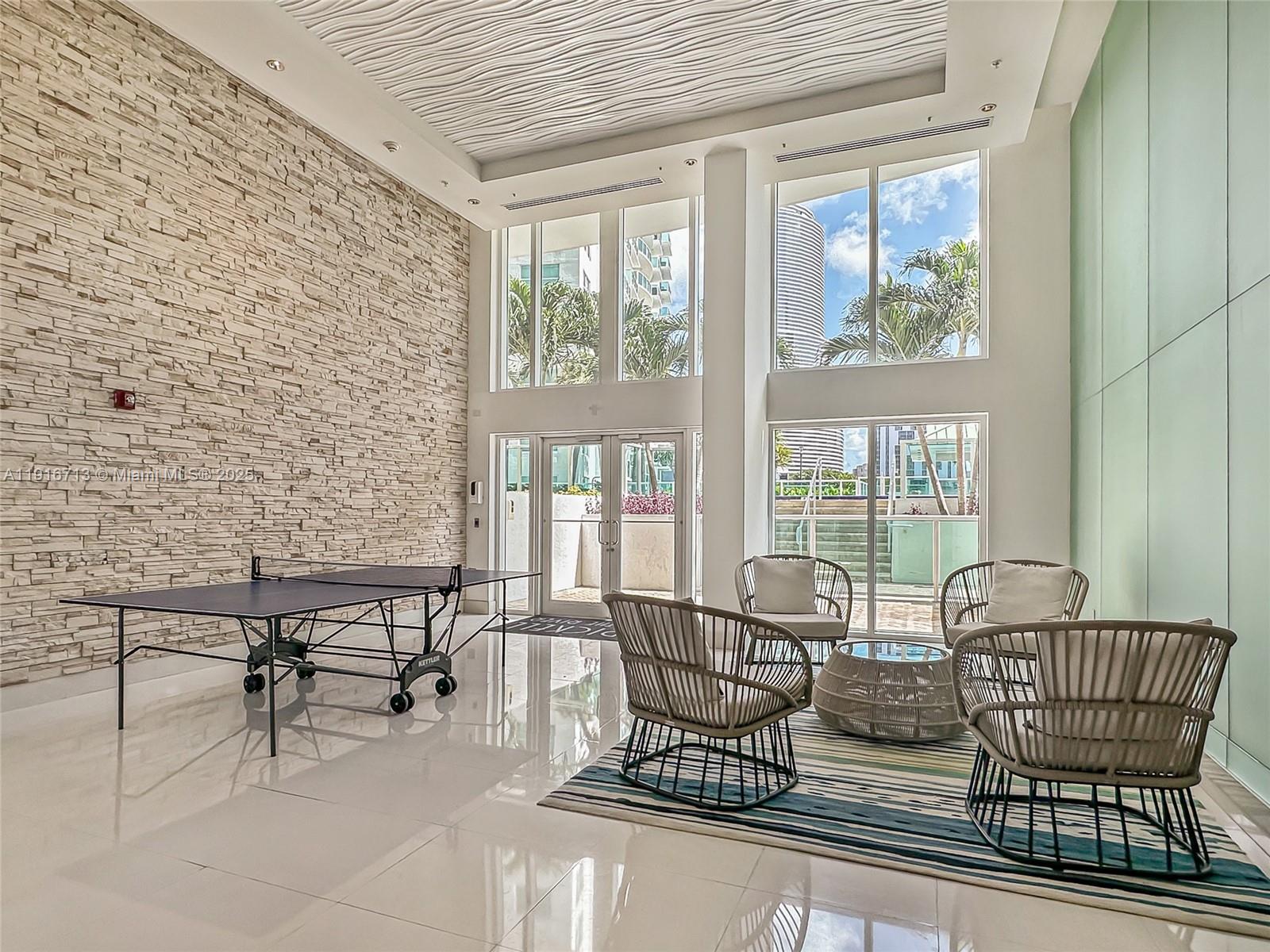 41 SE 5th St #1212, Miami FL 33131