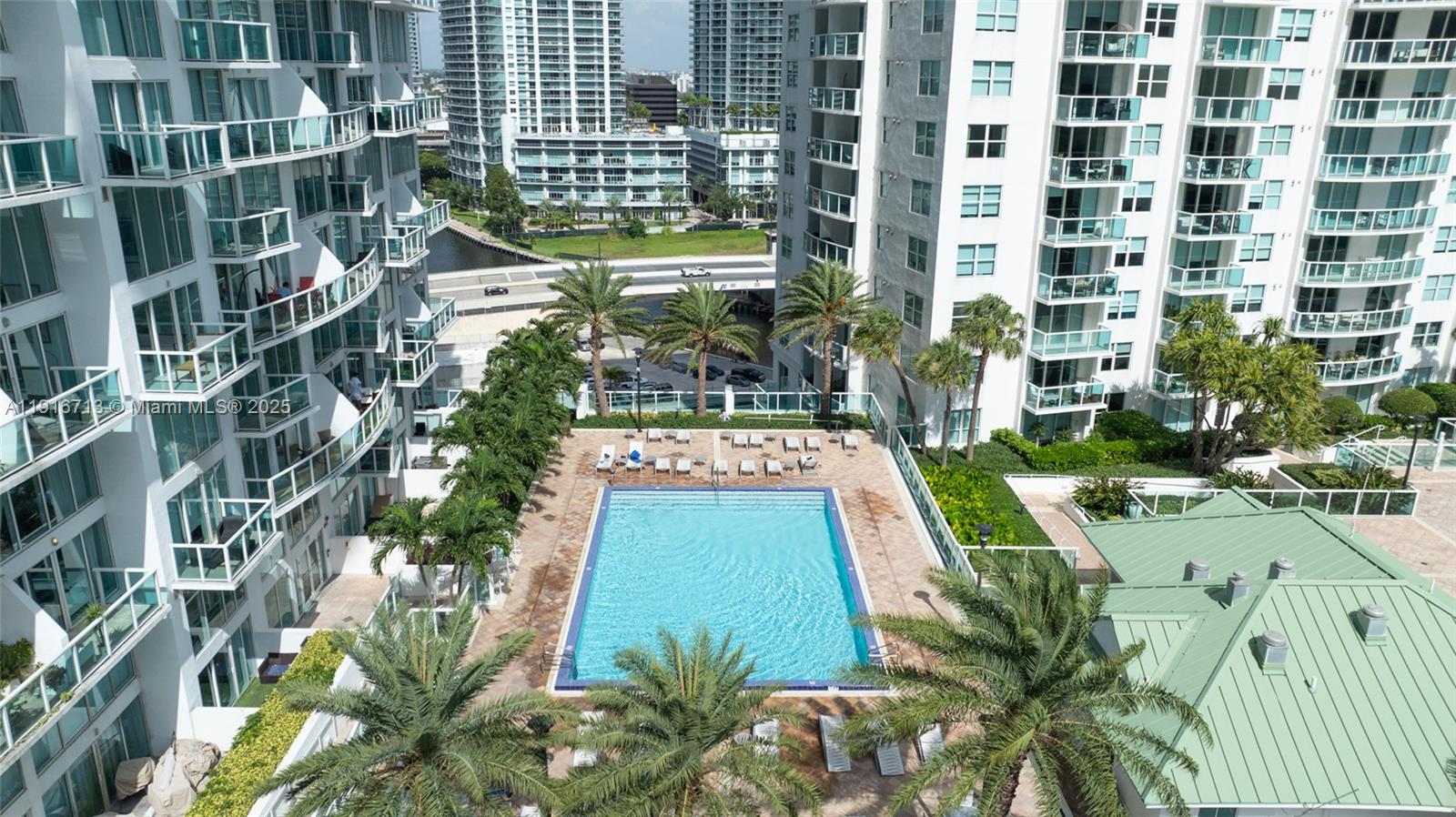 41 SE 5th St #1212, Miami FL 33131