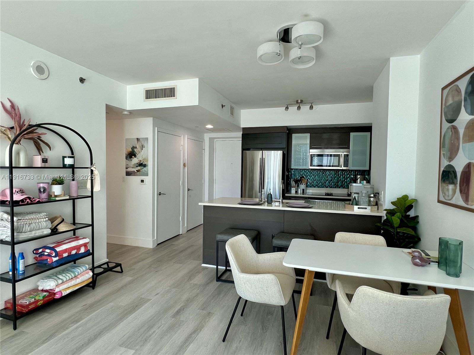 55 SE 6th St #2608, Miami FL 33131