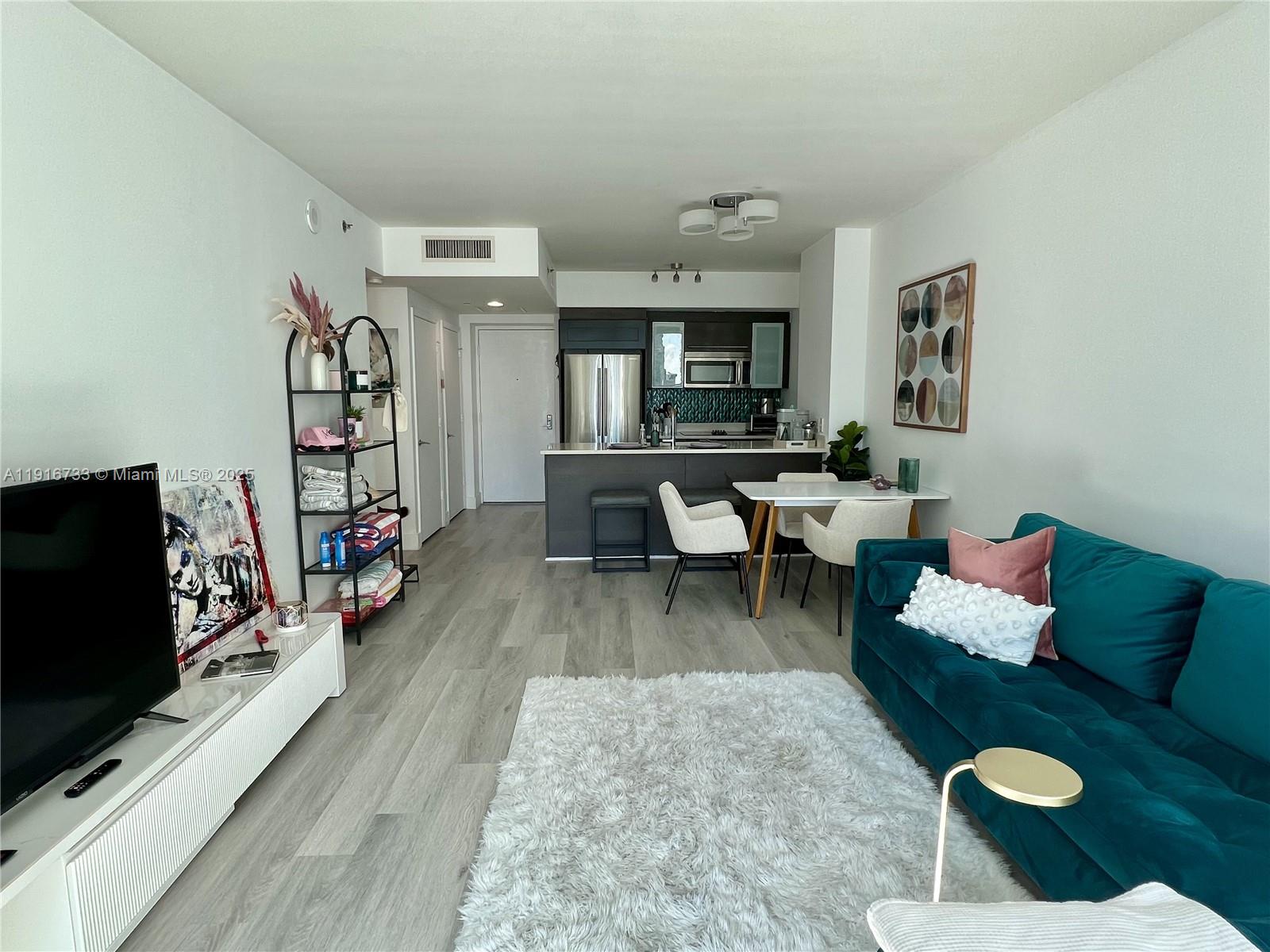 55 SE 6th St #2608, Miami FL 33131