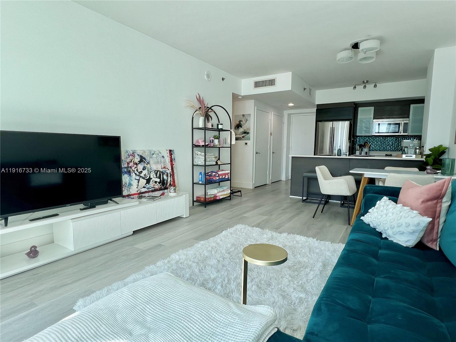 55 SE 6th St #2608, Miami FL 33131
