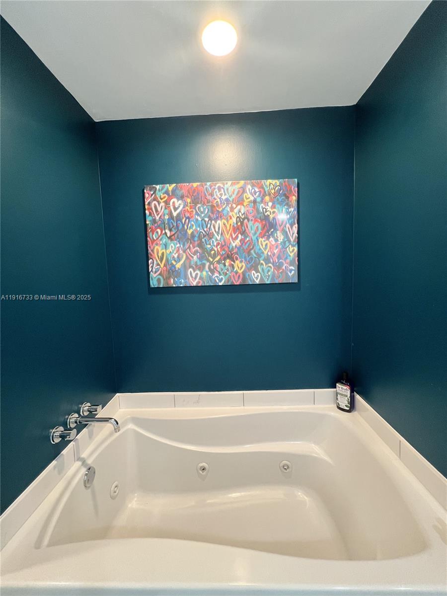 55 SE 6th St #2608, Miami FL 33131