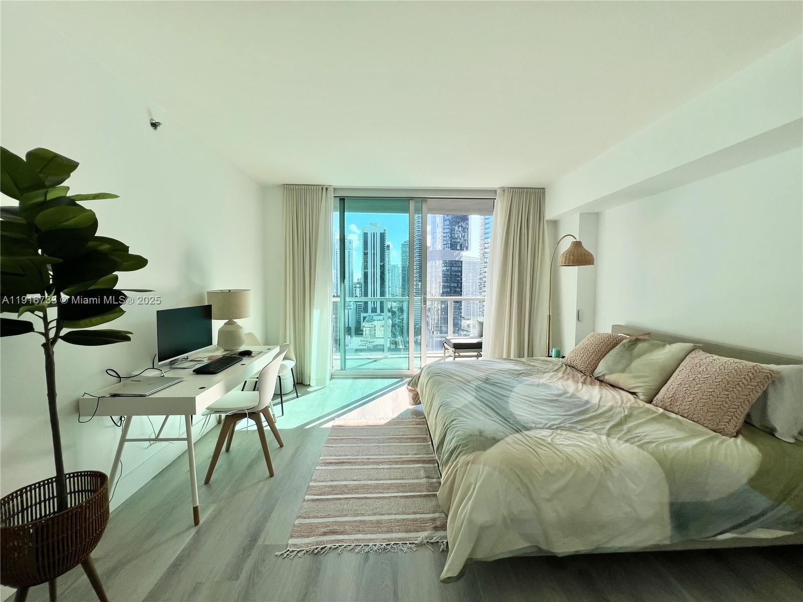 55 SE 6th St #2608, Miami FL 33131