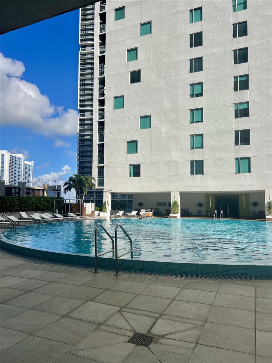 55 SE 6th St #2608, Miami FL 33131