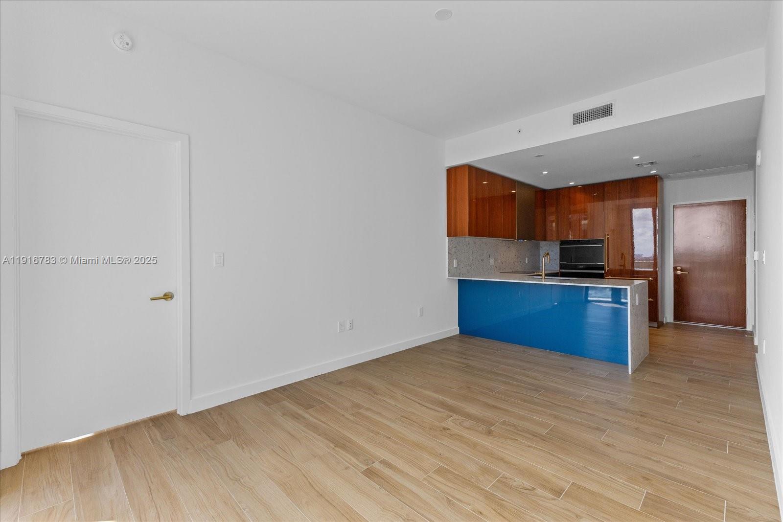 2678 Tigertail Ave #1605, Miami FL 33133