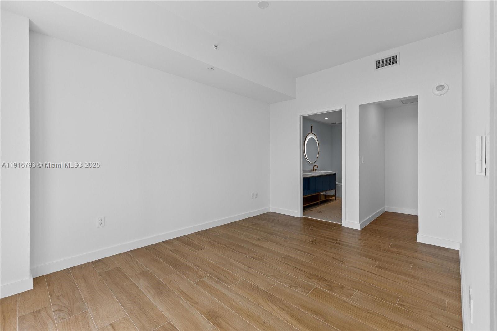 2678 Tigertail Ave #1605, Miami FL 33133