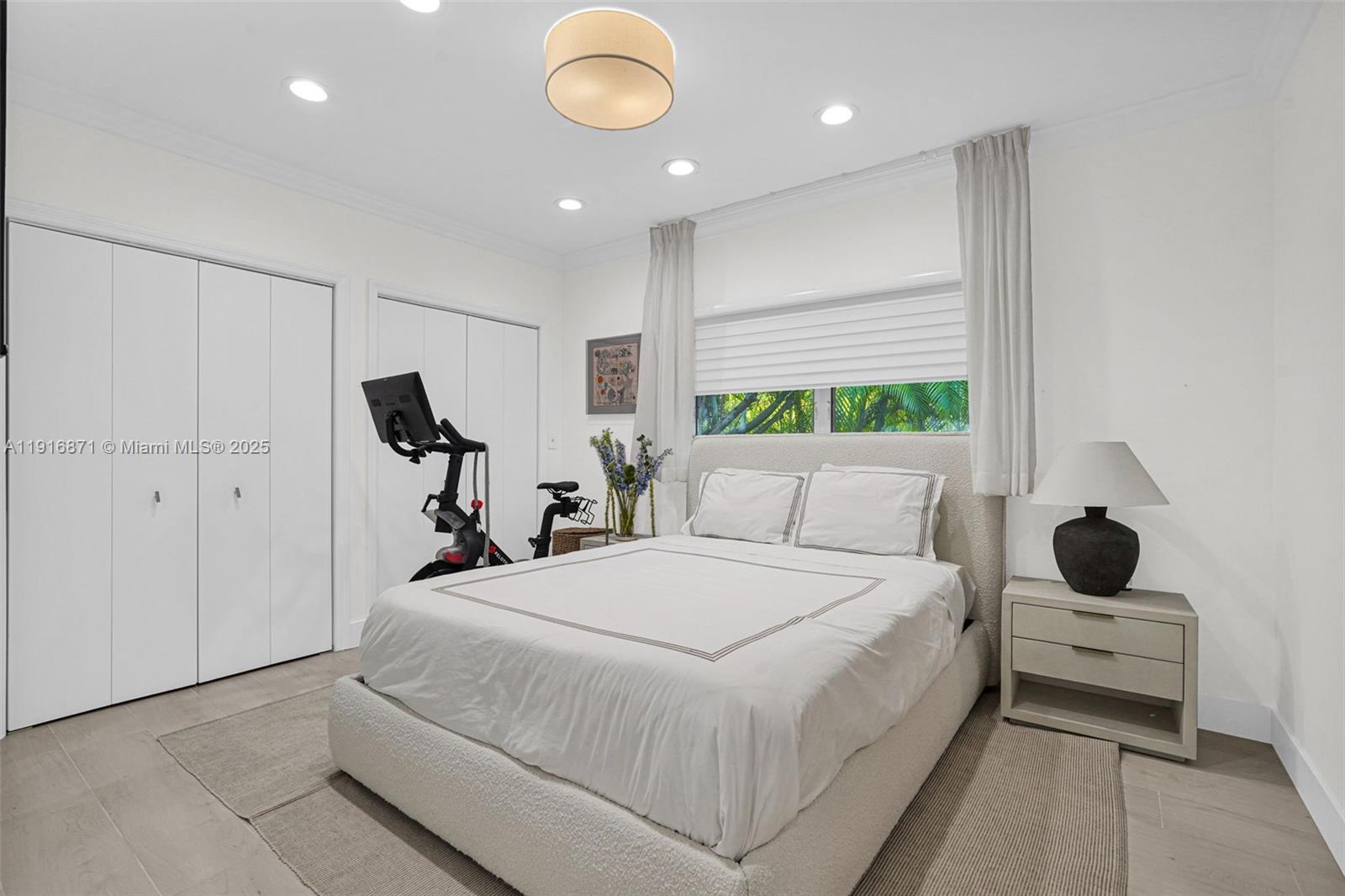 145 Bal Bay Dr, Bal Harbour FL 33154