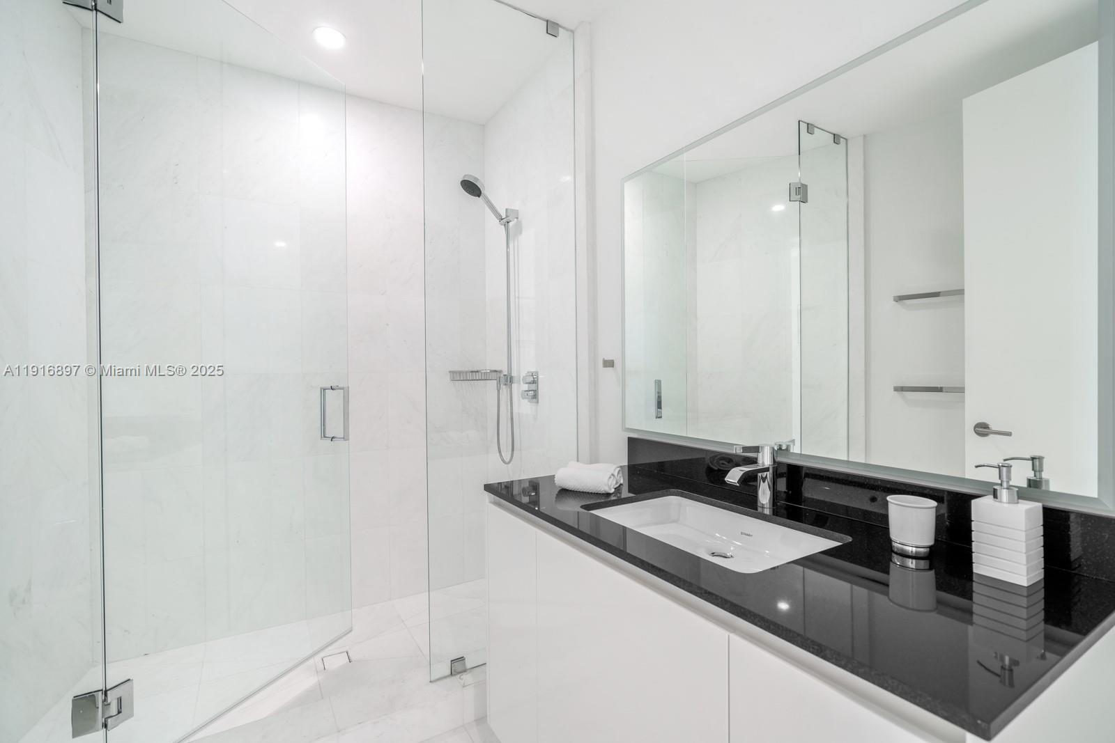18555 Collins Ave #5105, Sunny Isles Beach FL 33160