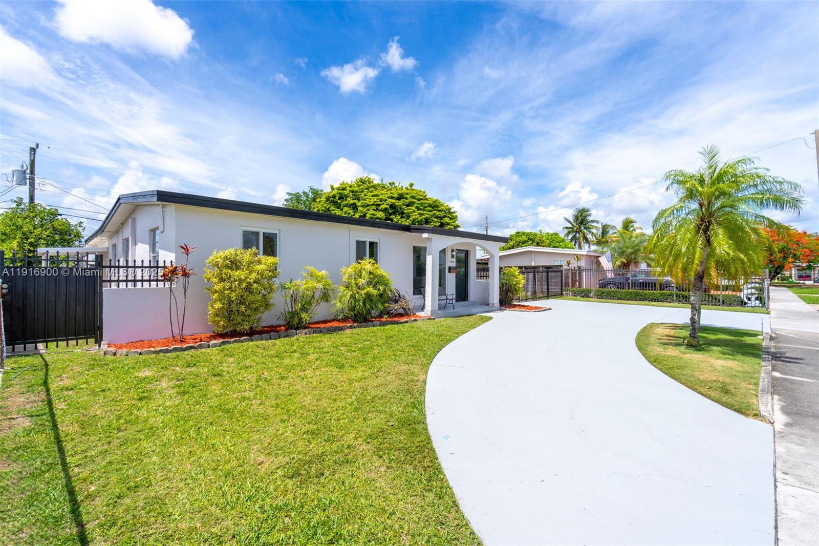 11030 SW 42 ST, Miami FL 33165