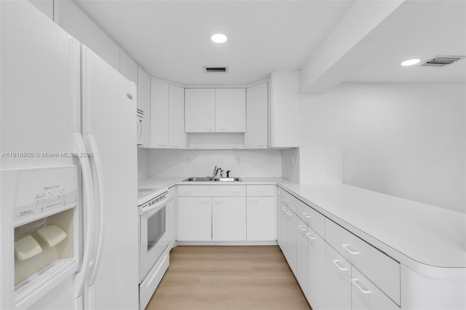 11030 SW 42 ST, Miami FL 33165