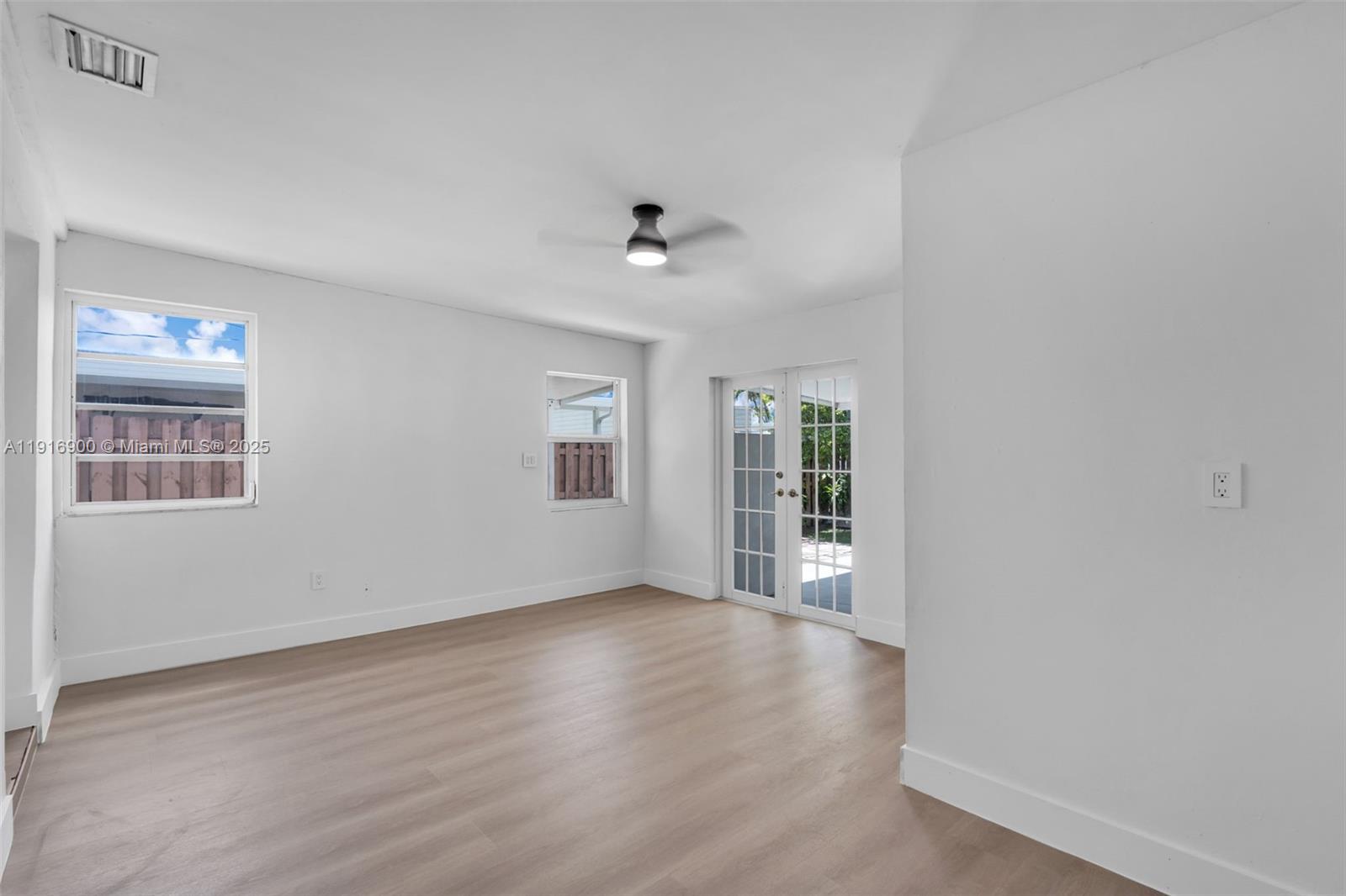 11030 SW 42 ST, Miami FL 33165