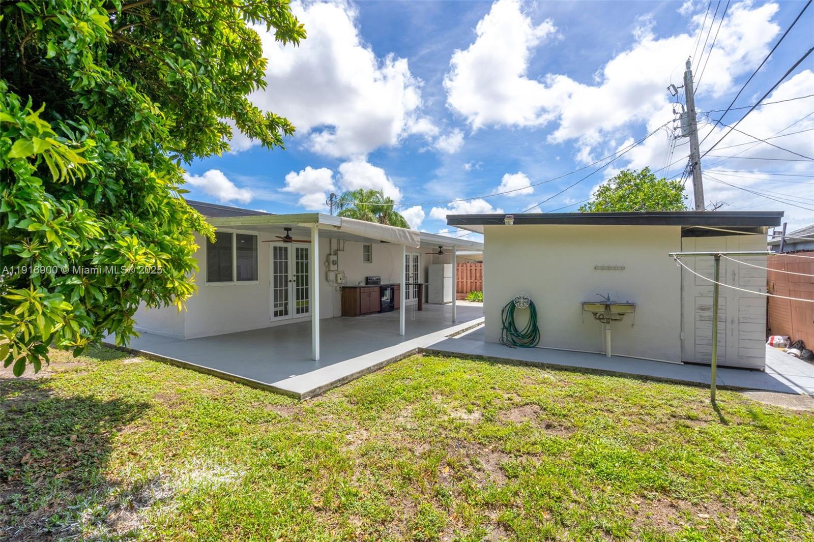 11030 SW 42 ST, Miami FL 33165