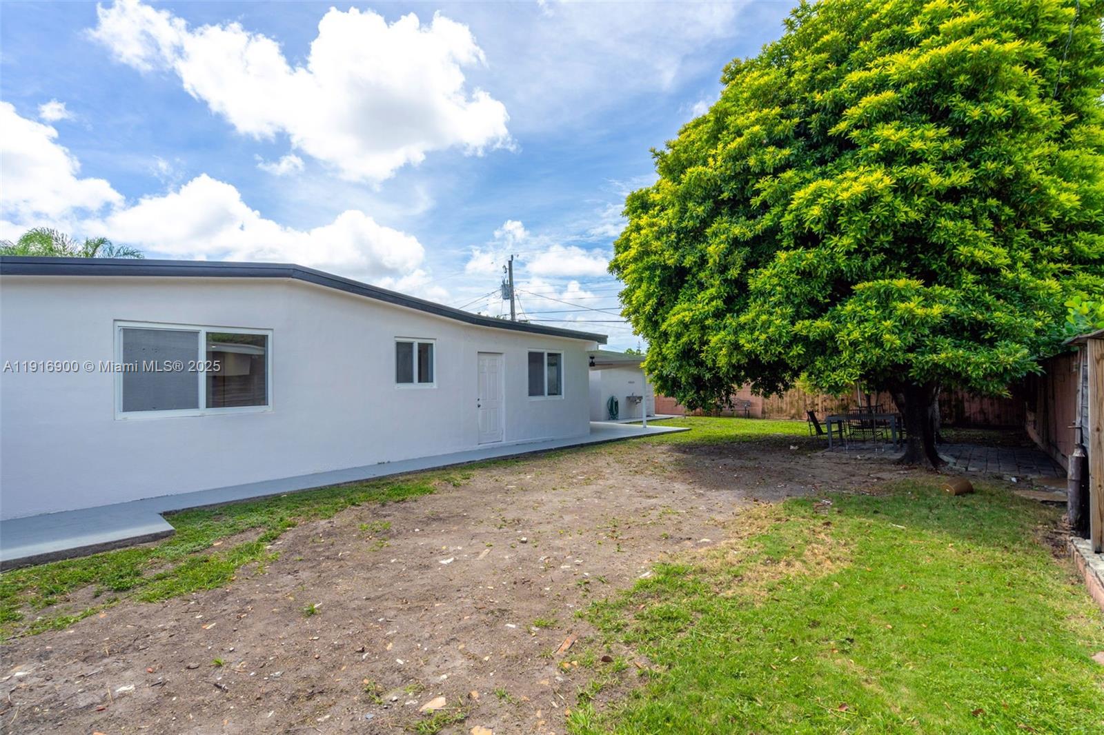 11030 SW 42 ST, Miami FL 33165