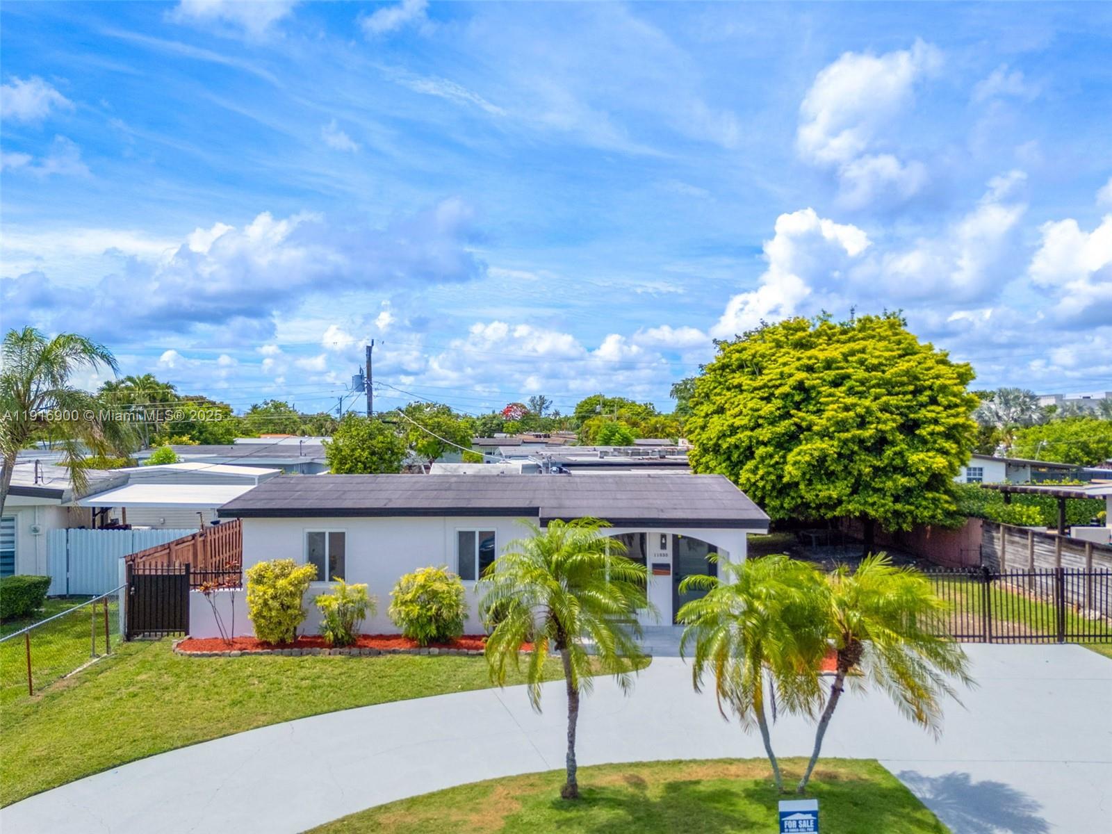11030 SW 42 ST, Miami FL 33165