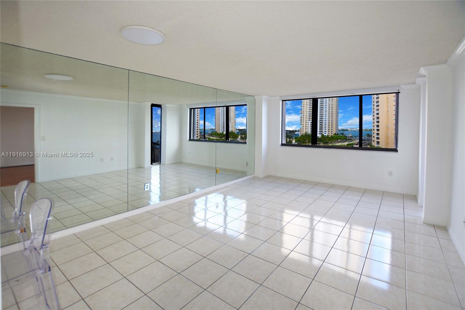 540 Brickell Key Dr #1120, Miami FL 33131