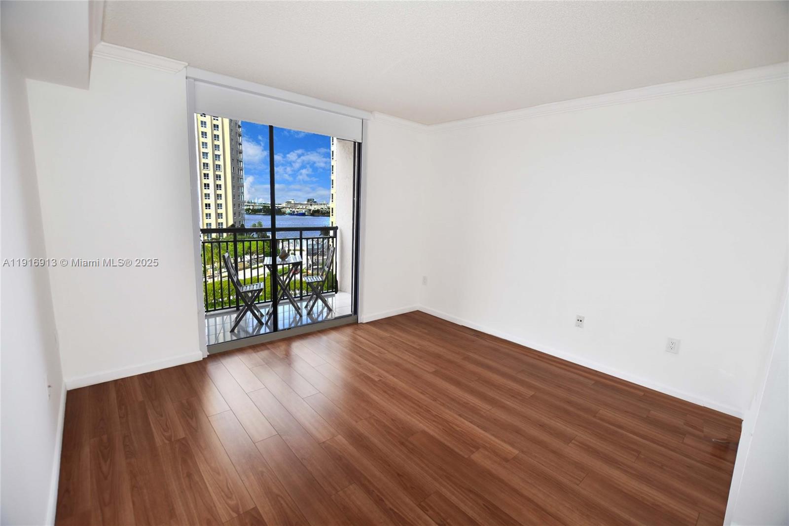 540 Brickell Key Dr #1120, Miami FL 33131