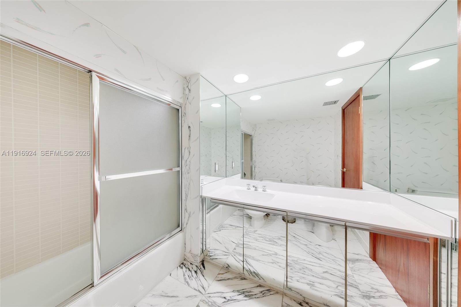 520 Brickell Key Dr #A1104, Miami FL 33131