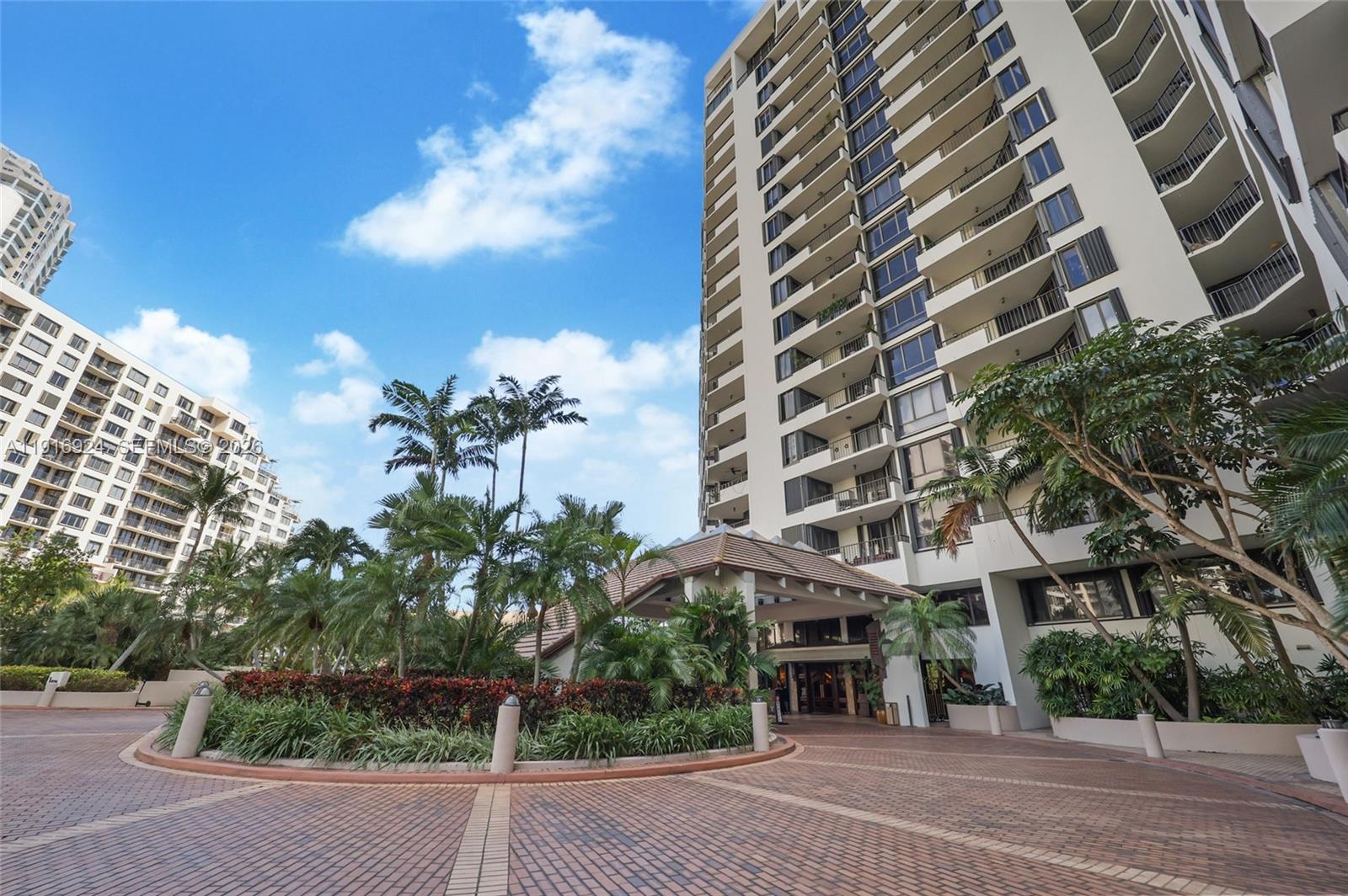 520 Brickell Key Dr #A1104, Miami FL 33131