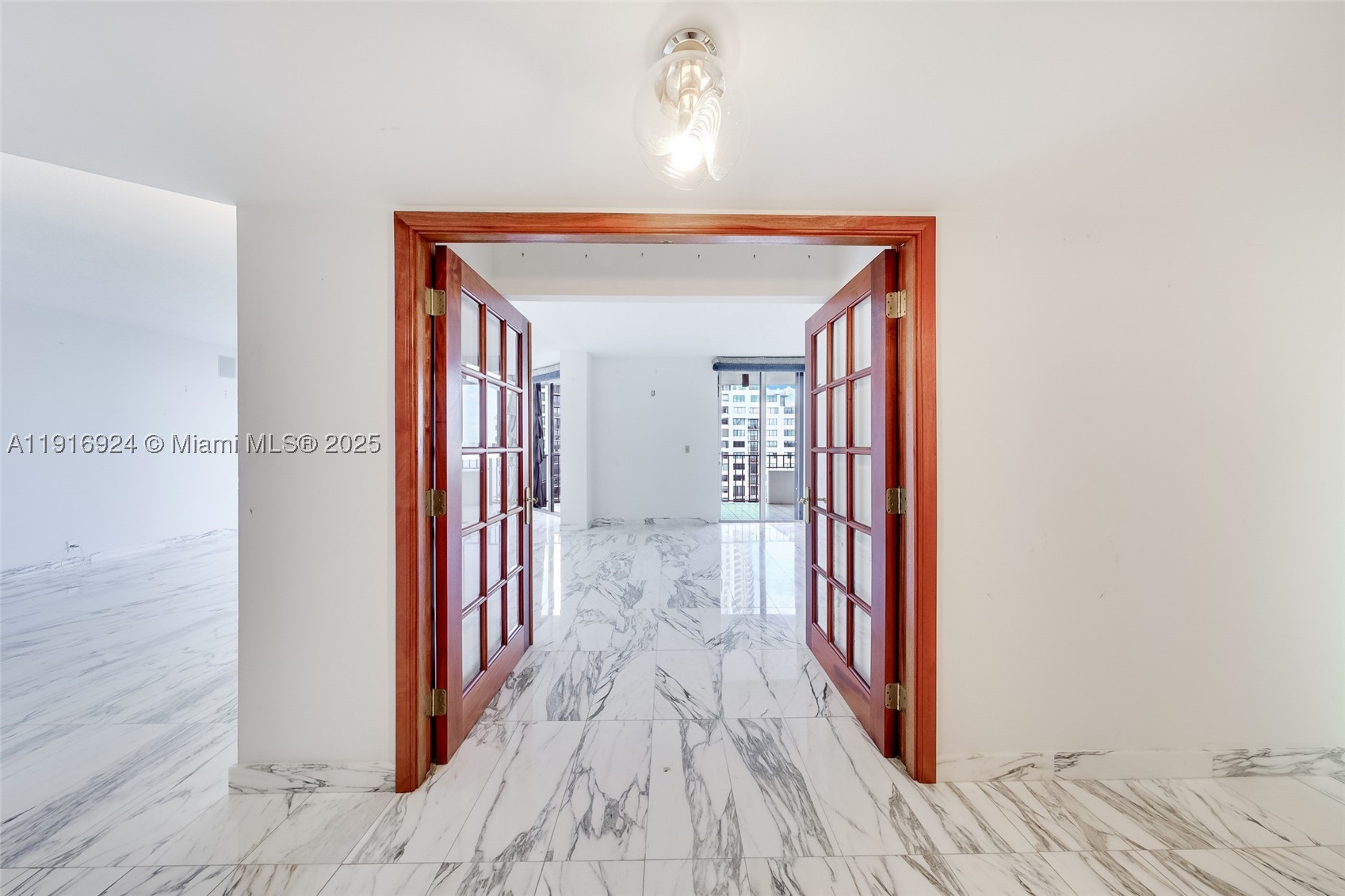 520 Brickell Key Dr #A1104, Miami FL 33131