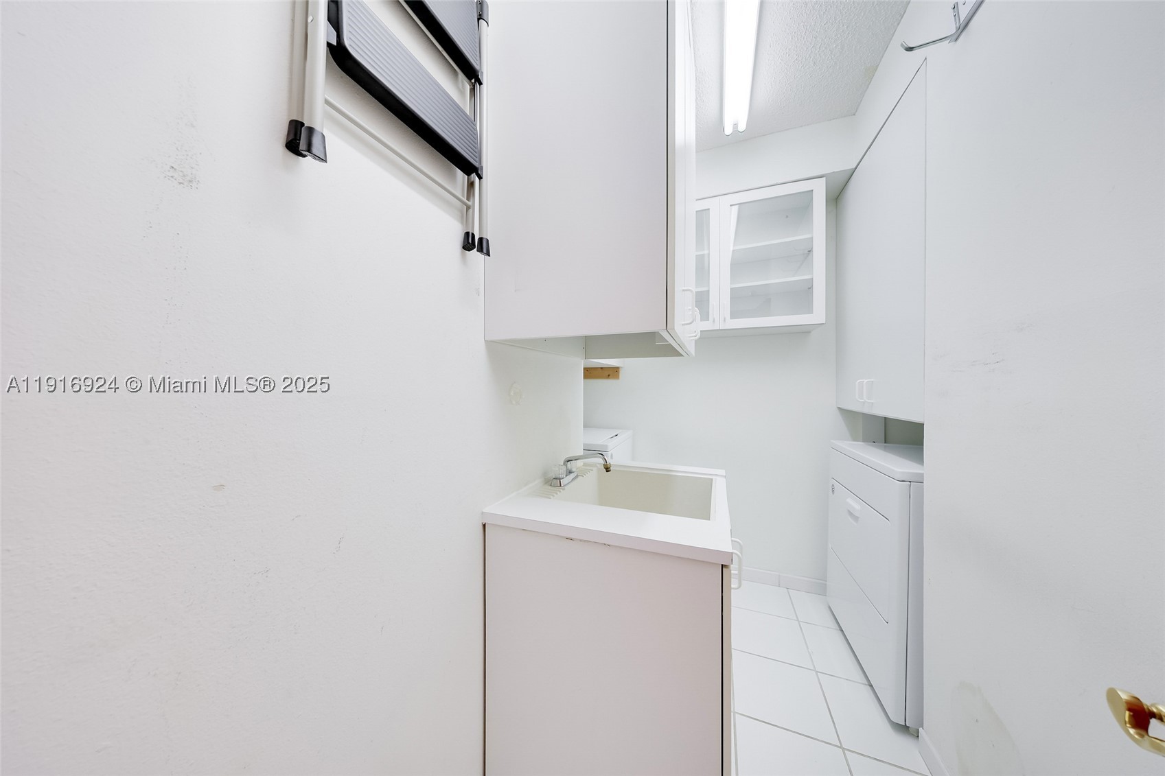 520 Brickell Key Dr #A1104, Miami FL 33131