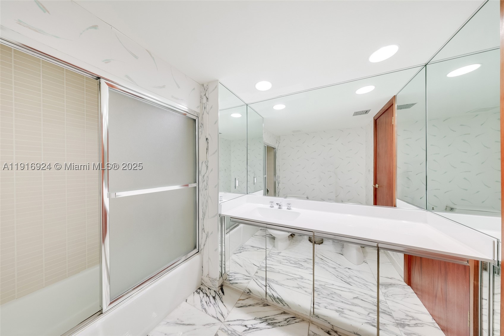 520 Brickell Key Dr #A1104, Miami FL 33131