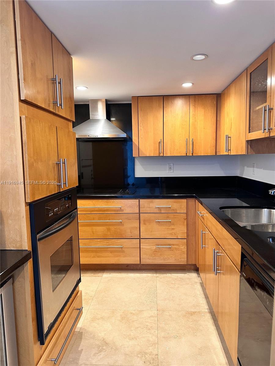 2333 Brickell Ave #2215, Miami FL 33129