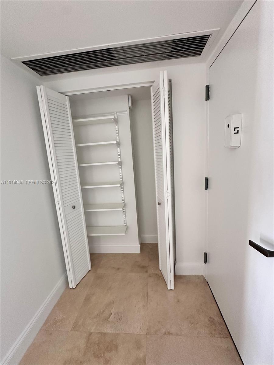 2333 Brickell Ave #2215, Miami FL 33129
