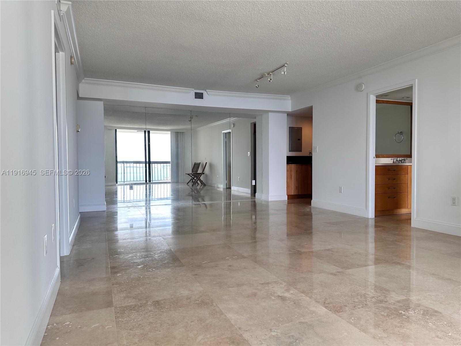 2333 Brickell Ave #2215, Miami FL 33129