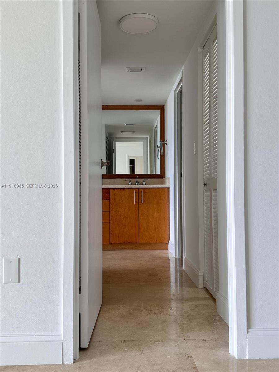 2333 Brickell Ave #2215, Miami FL 33129