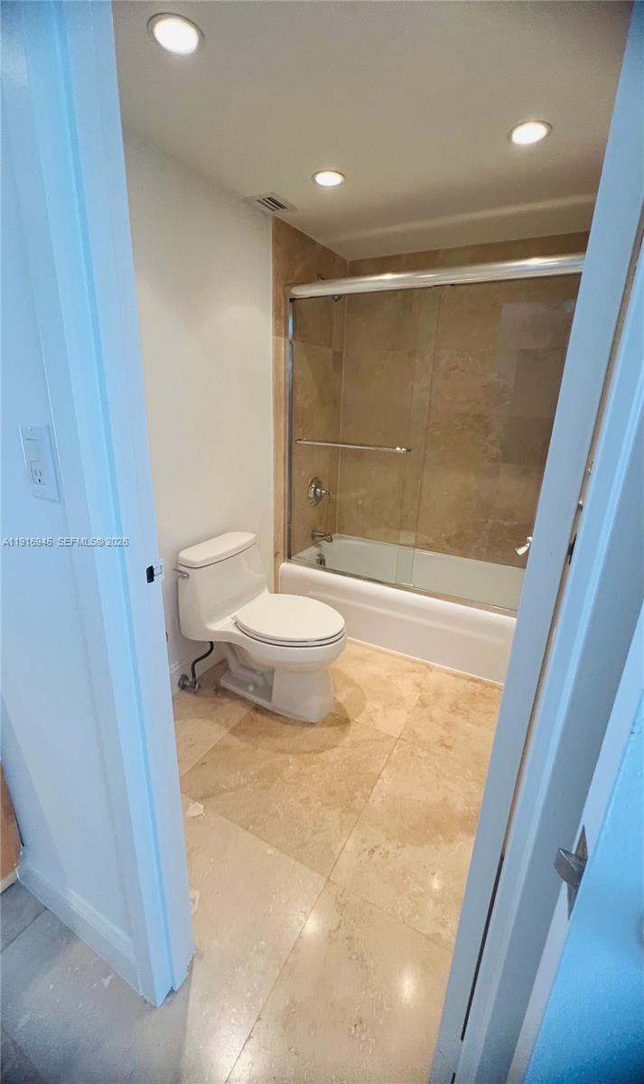 2333 Brickell Ave #2215, Miami FL 33129
