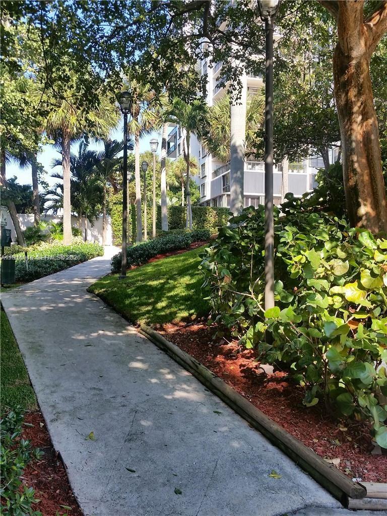 2333 Brickell Ave #2215, Miami FL 33129