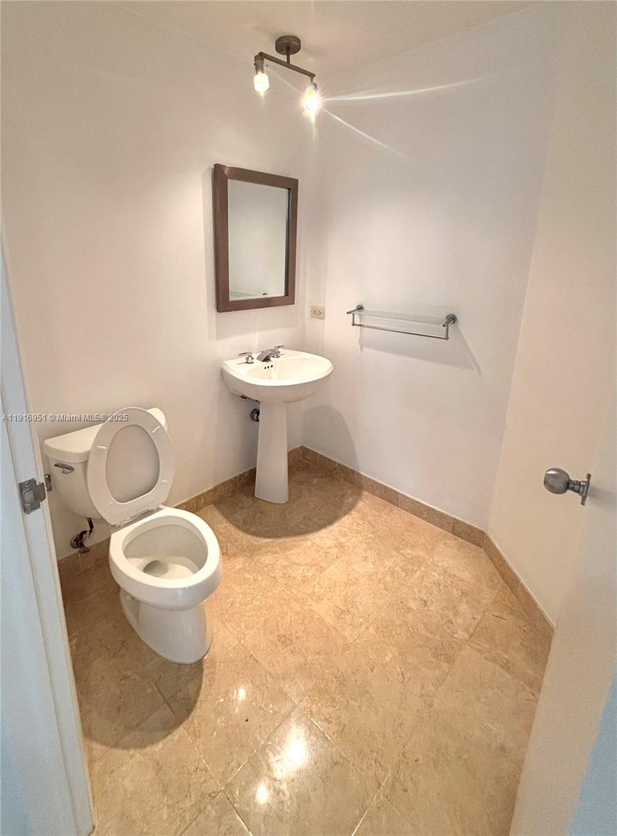801 Brickell Key Blvd #1608, Miami FL 33131