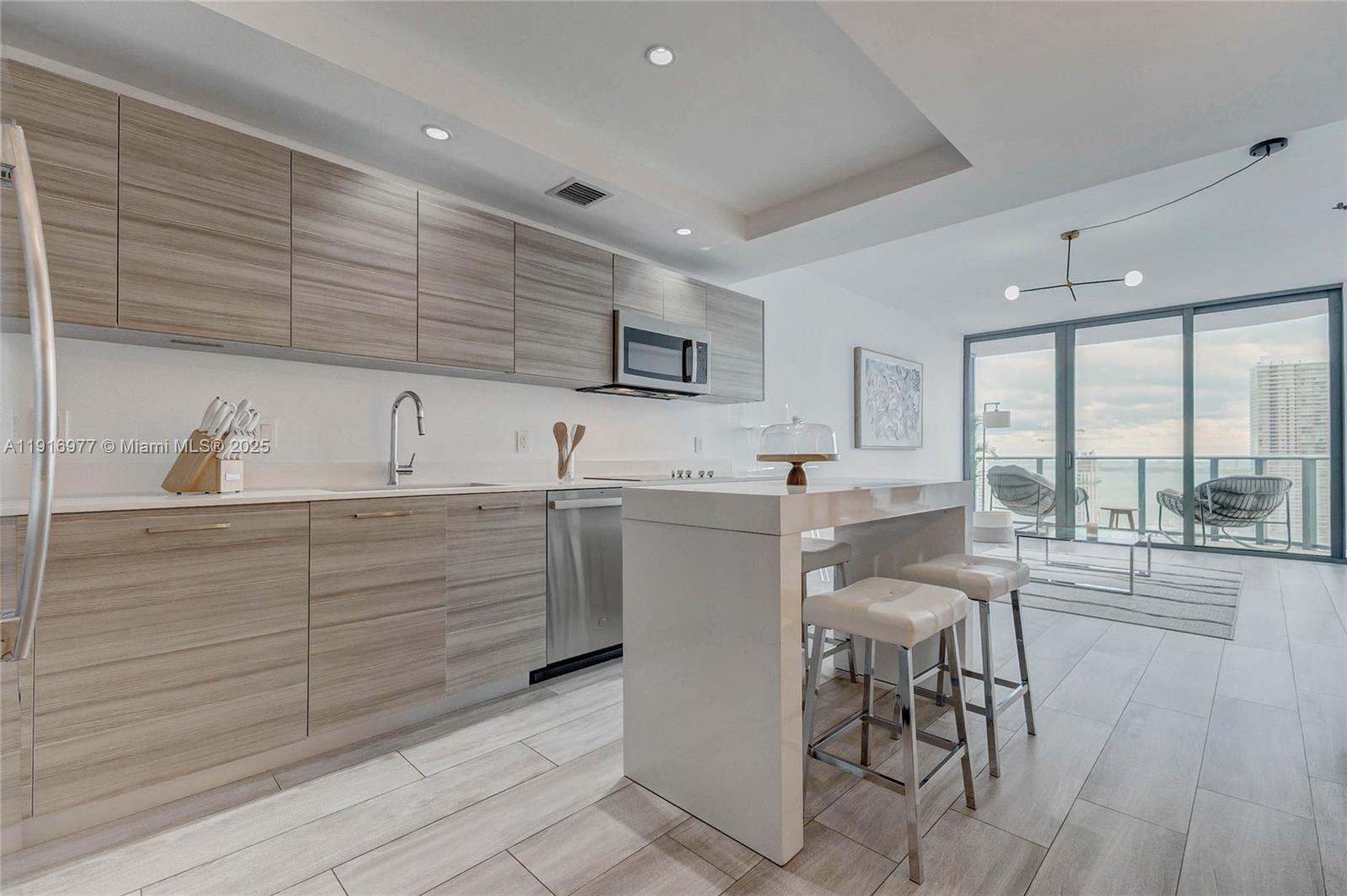 121 NE 34th St #2905, Miami FL 33137