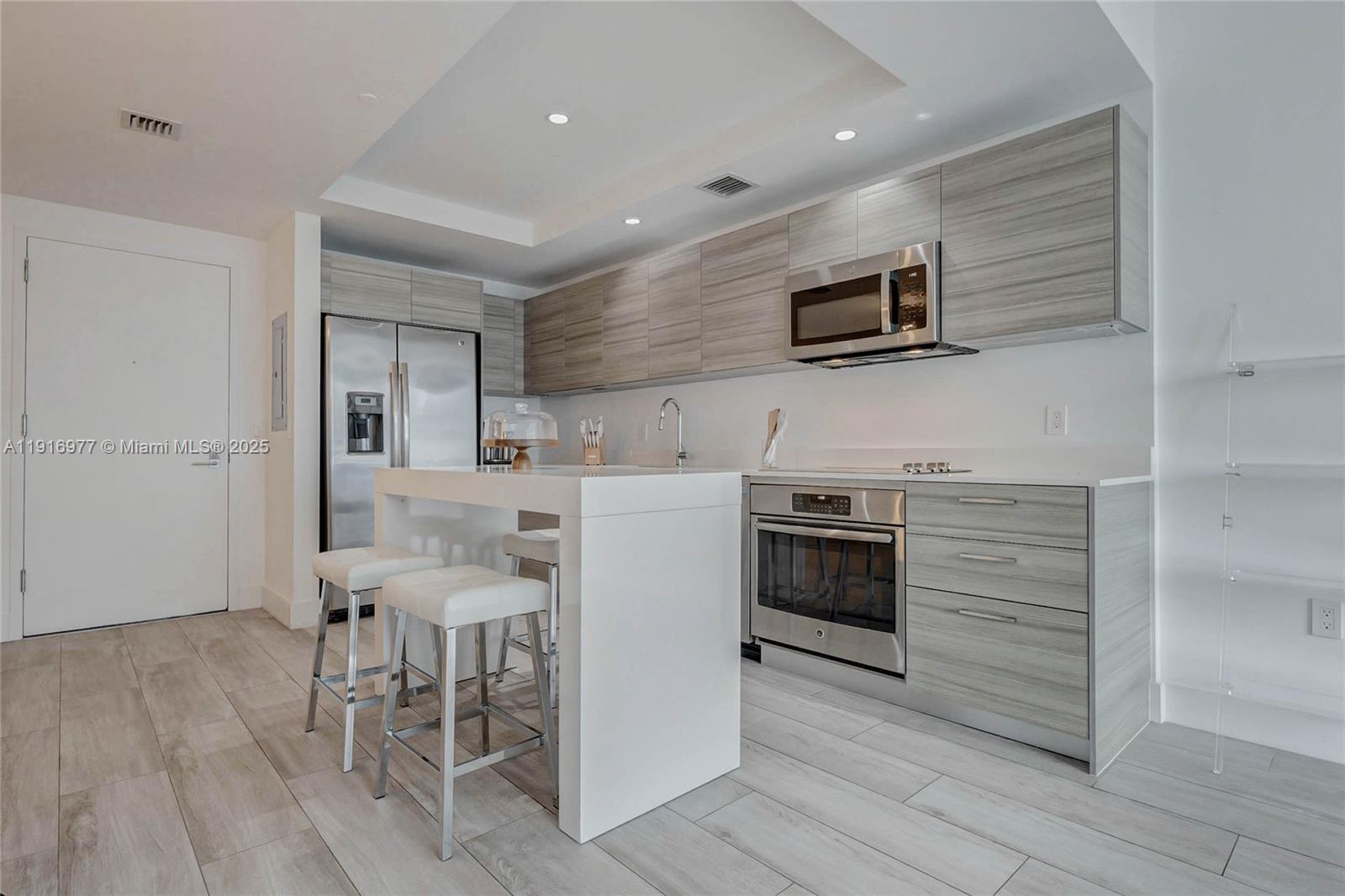 121 NE 34th St #2905, Miami FL 33137