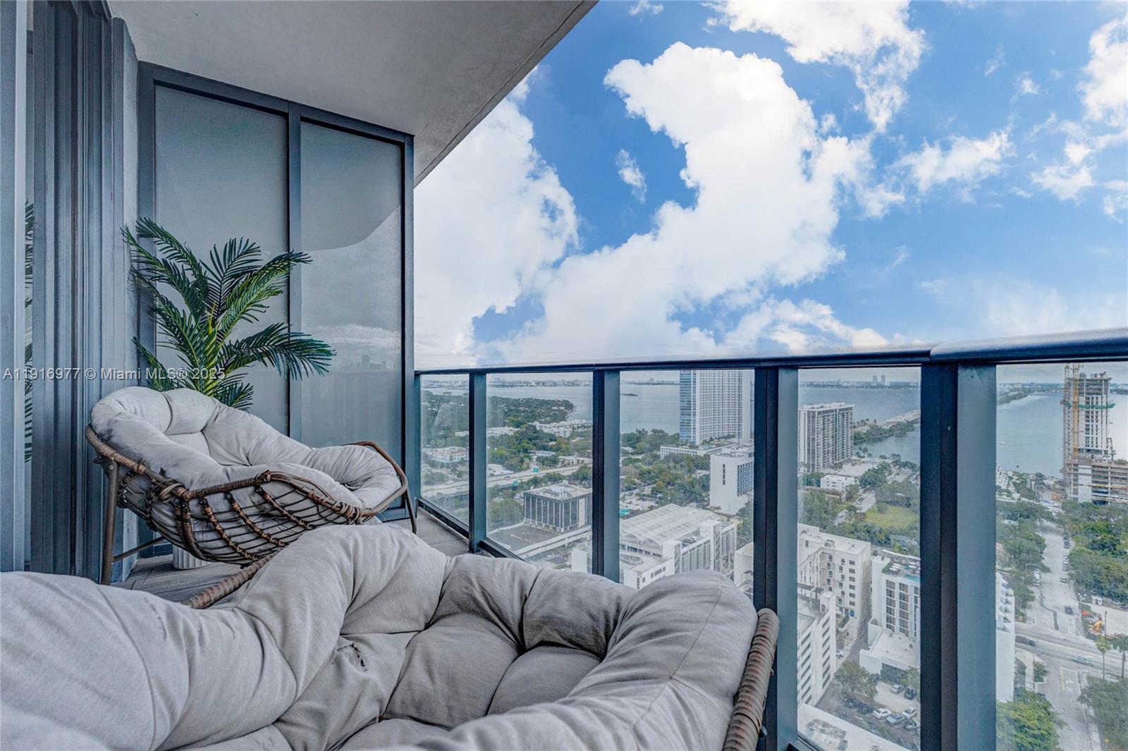 121 NE 34th St #2905, Miami FL 33137