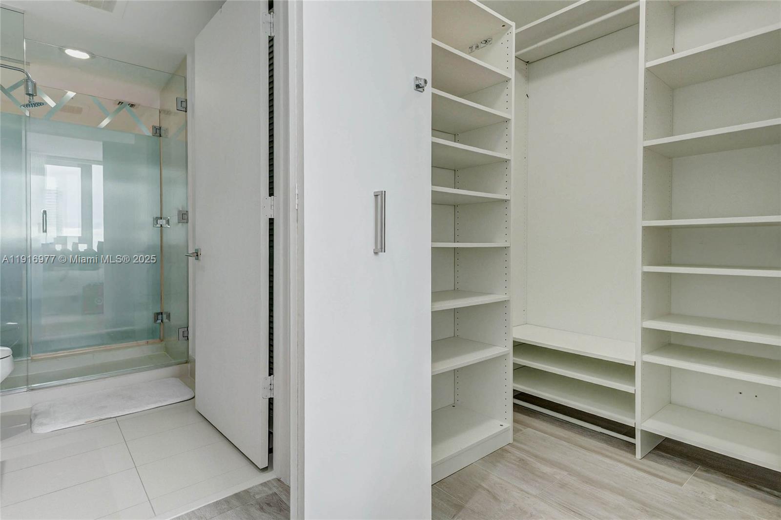 121 NE 34th St #2905, Miami FL 33137