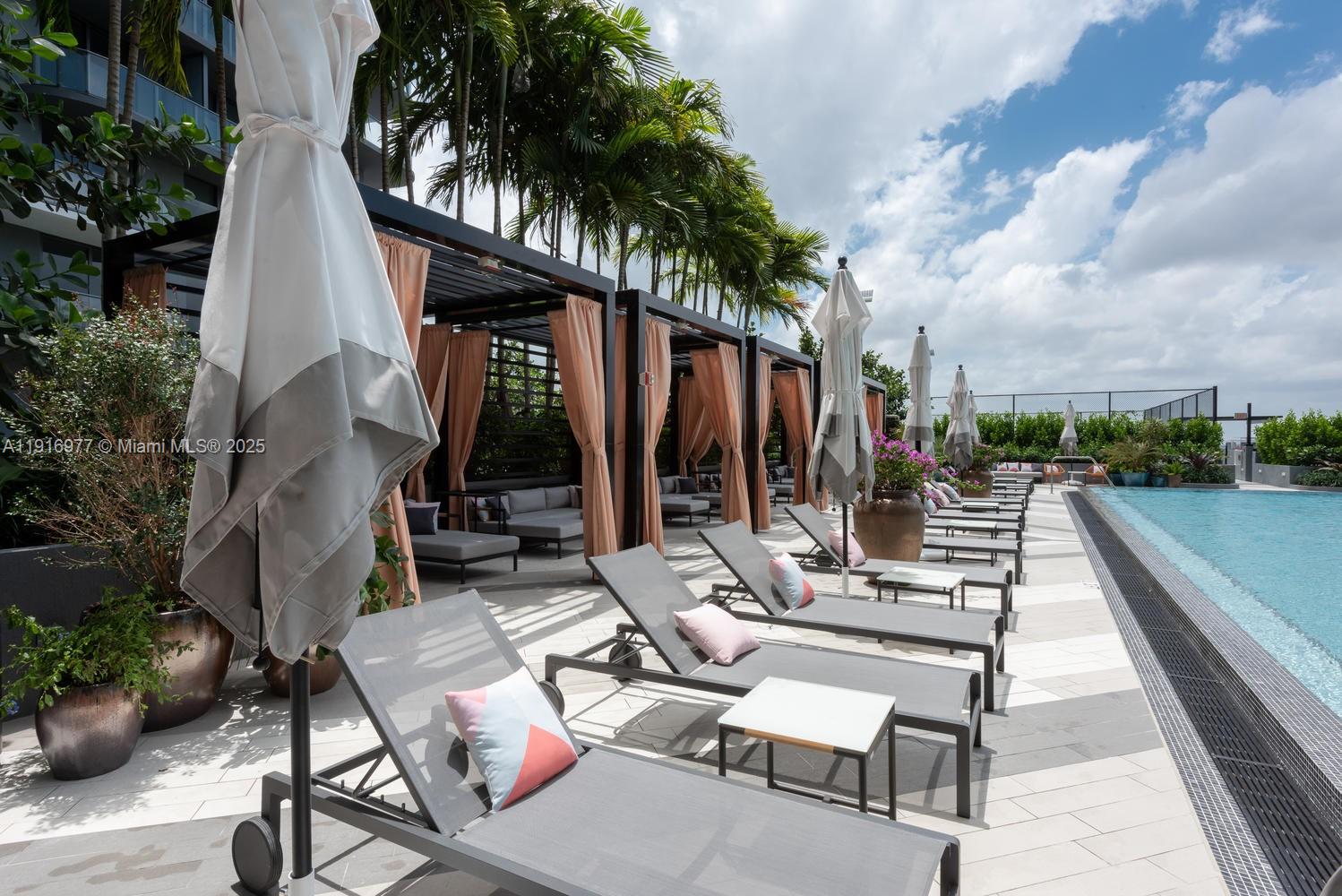 121 NE 34th St #2905, Miami FL 33137