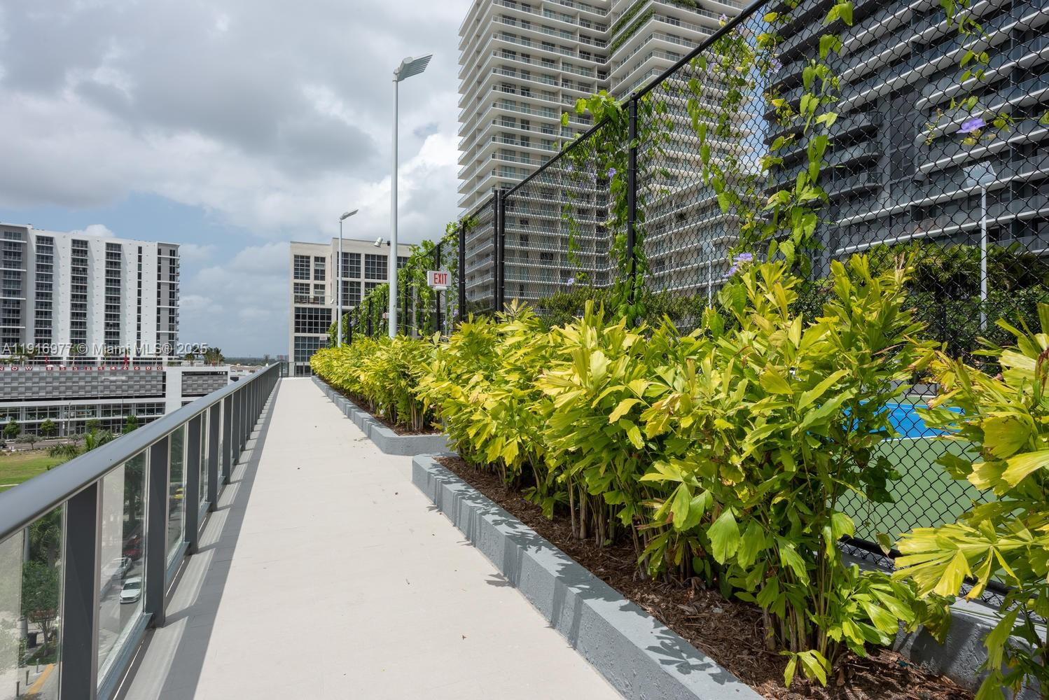 121 NE 34th St #2905, Miami FL 33137