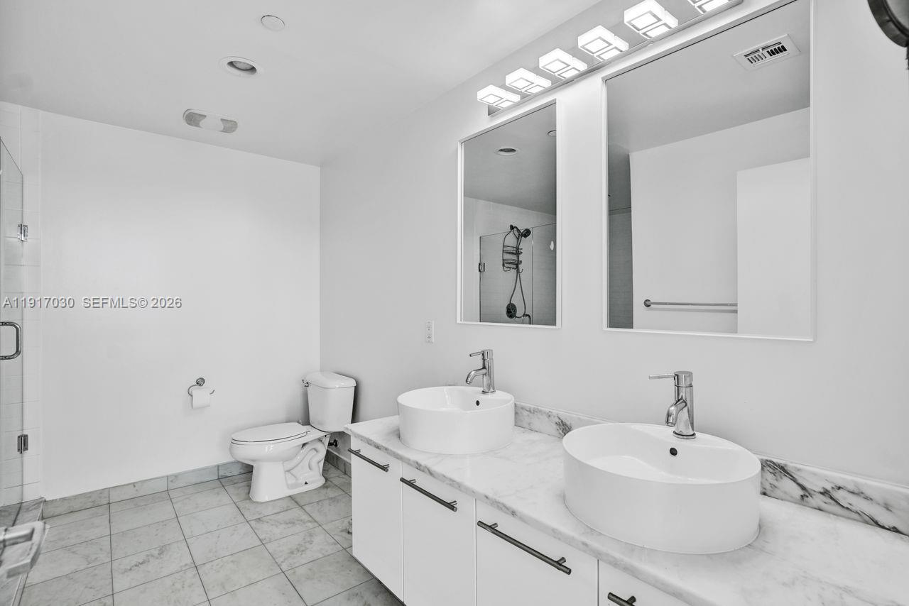 888 Biscayne Blvd #2904, Miami FL 33132