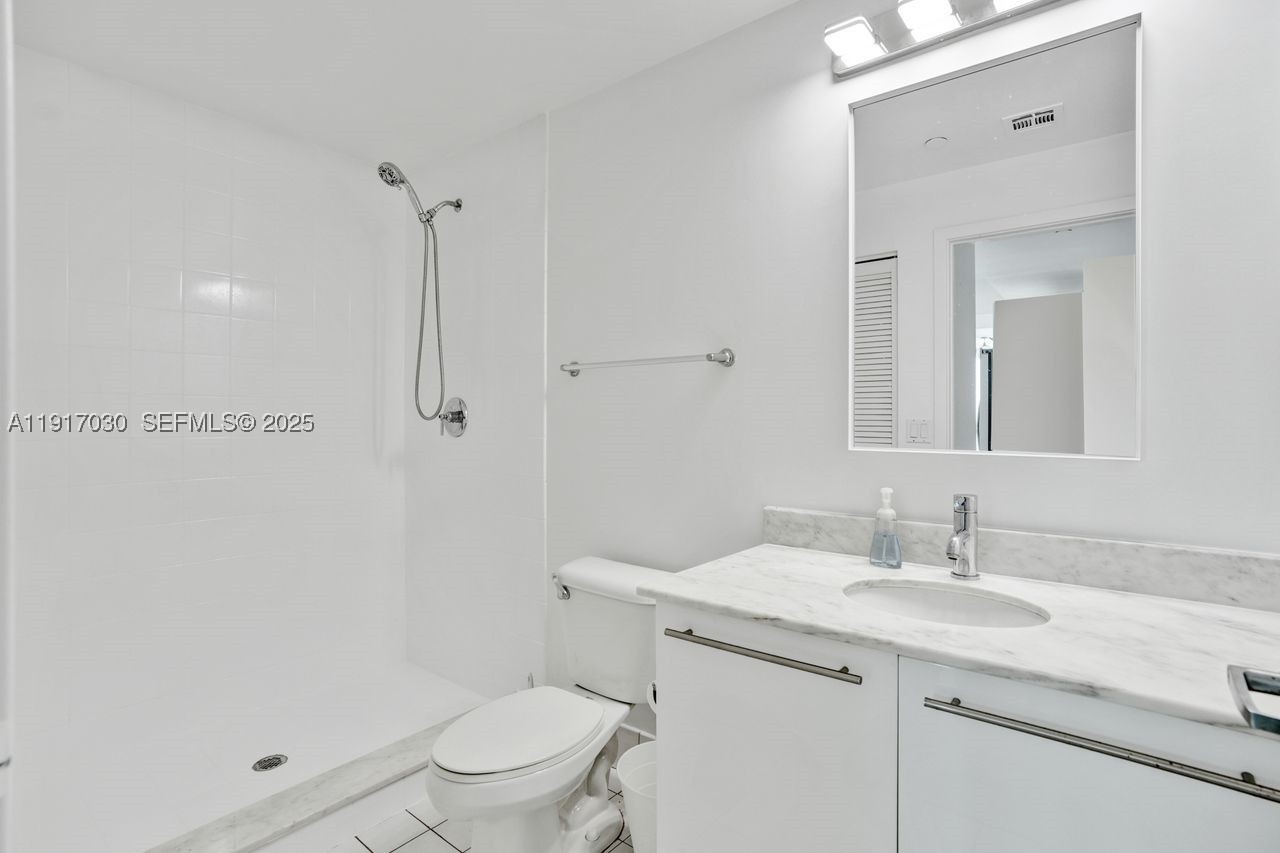 888 Biscayne Blvd #2904, Miami FL 33132
